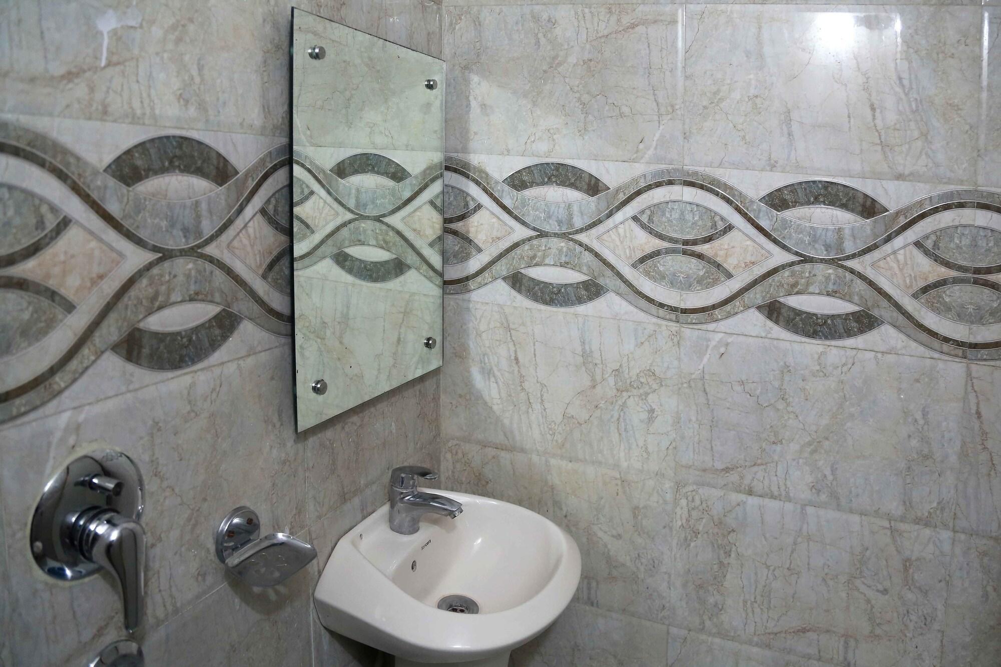 Hotel Shivam International - A Well Hygiene Property All Staff Vaccinated " Нью-Делі Екстер'єр фото