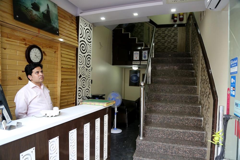 Hotel Shivam International - A Well Hygiene Property All Staff Vaccinated " Нью-Делі Екстер'єр фото