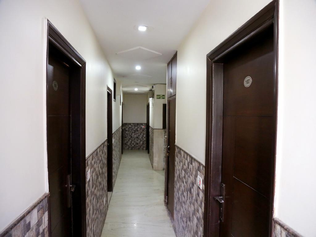 Hotel Shivam International - A Well Hygiene Property All Staff Vaccinated " Нью-Делі Екстер'єр фото